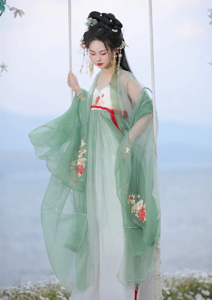 Green Qipao Revolution:Embracing Innovation in the Context of College Entrance Examinations Green Qipao Revolution:Embracing Innovation in the Context of College Entrance Examinations