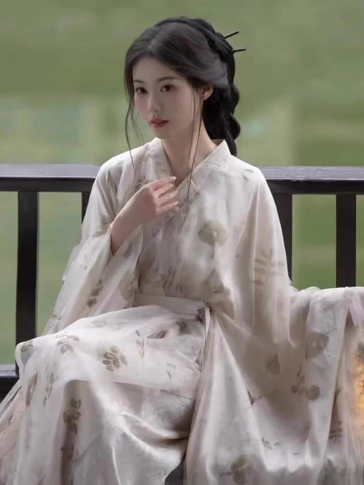 Summer Style of Hanfu for College Girls:Embracing Traditional Elegance in Heat Summer Style of Hanfu for College Girls:Embracing Traditional Elegance in Heat