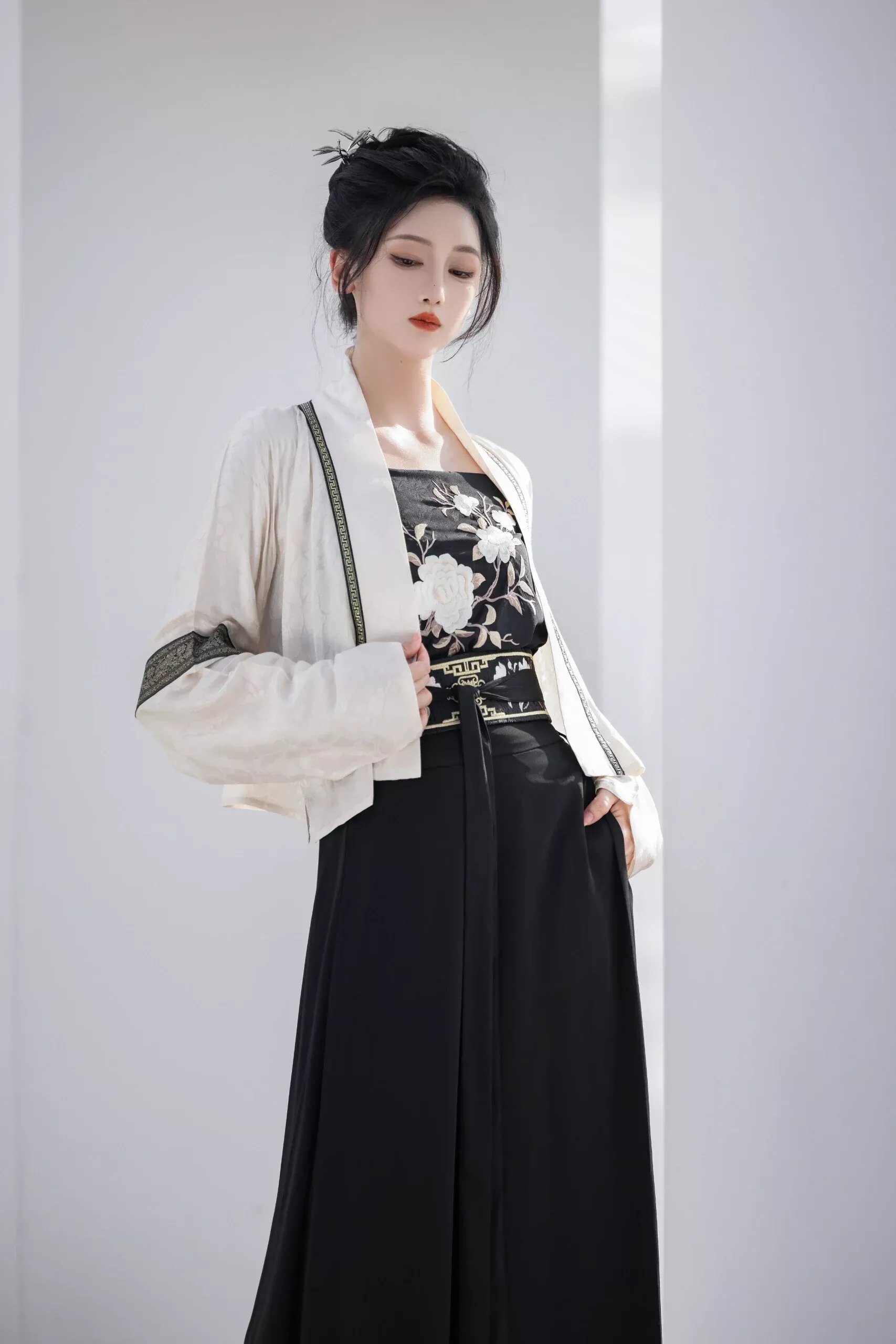 The Revival of Traditional Chinese Costume:Childrens Hanfu Fashion for Girls The Revival of Traditional Chinese Costume:Childrens Hanfu Fashion for Girls