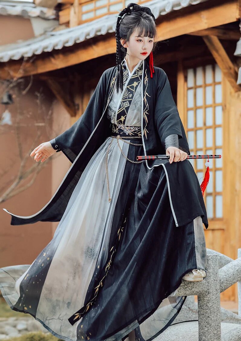 Sutanjis Hanfu and the Mysterious Dance of Unknown Fire Sutanjis Hanfu and the Mysterious Dance of Unknown Fire