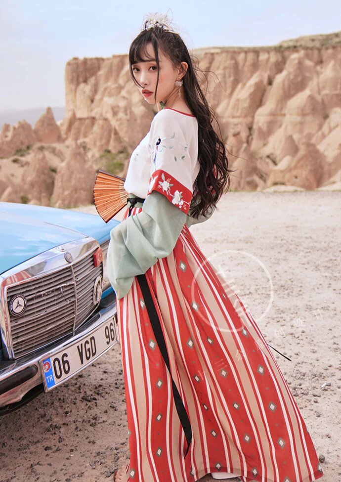 Bunny-Inspired Hanfu Shoes:A Blend of Tradition and Cuteness Bunny-Inspired Hanfu Shoes:A Blend of Tradition and Cuteness