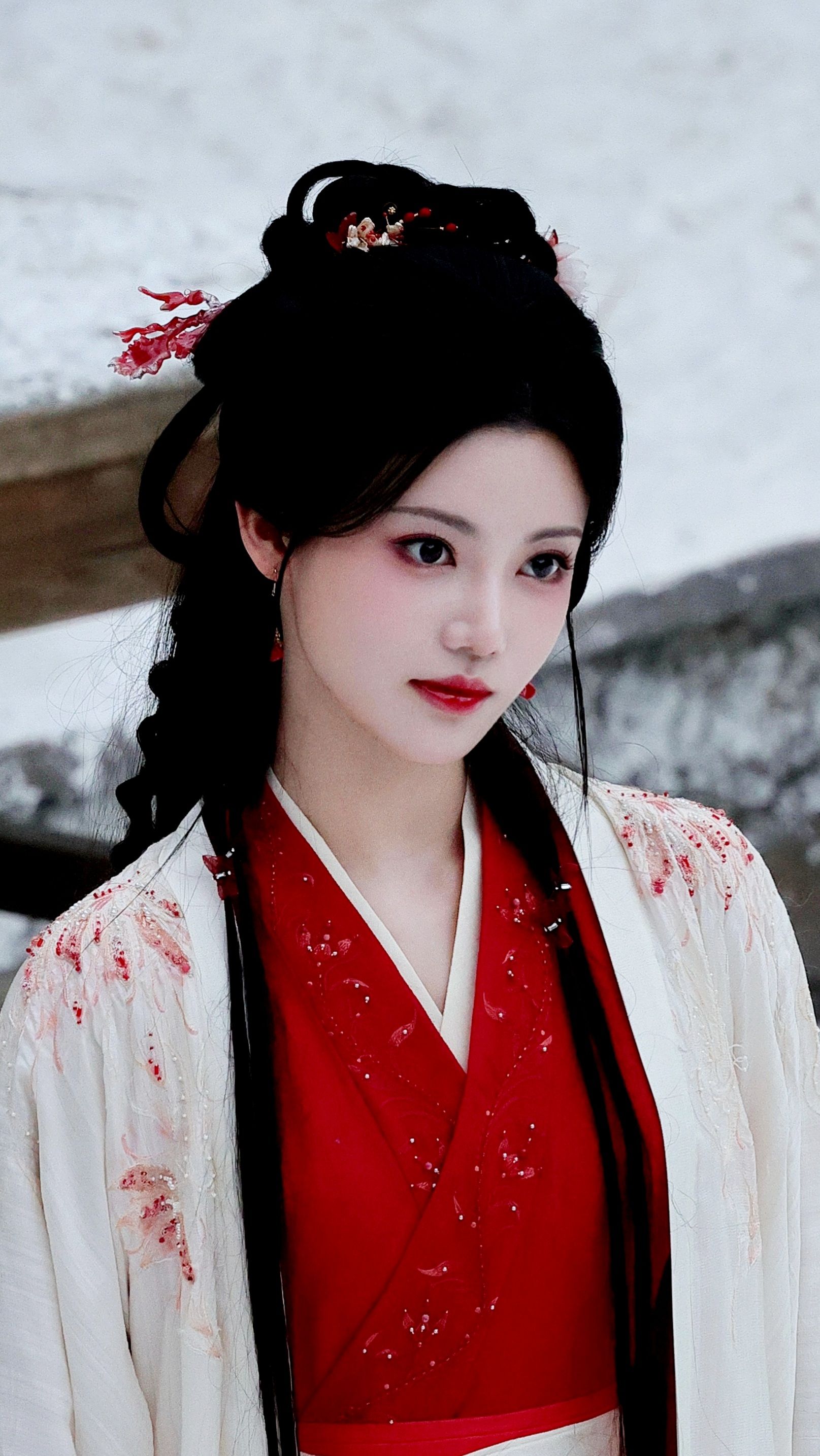 Creating Child-Friendly Hanfu Hairstyles with Traditional Knots and Buns Creating Child-Friendly Hanfu Hairstyles with Traditional Knots and Buns