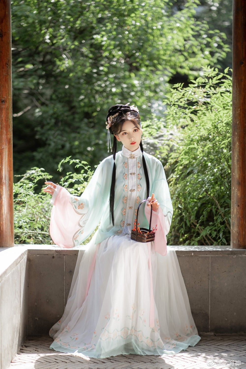 The Centenary Cheongsam:Preserving a Cultural Icon Through Time The Centenary Cheongsam:Preserving a Cultural Icon Through Time