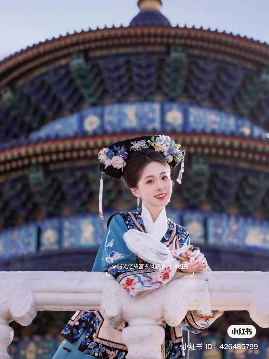 Vibrant Cheongsam:The Allure of Bright-Colored Qipao Vibrant Cheongsam:The Allure of Bright-Colored Qipao