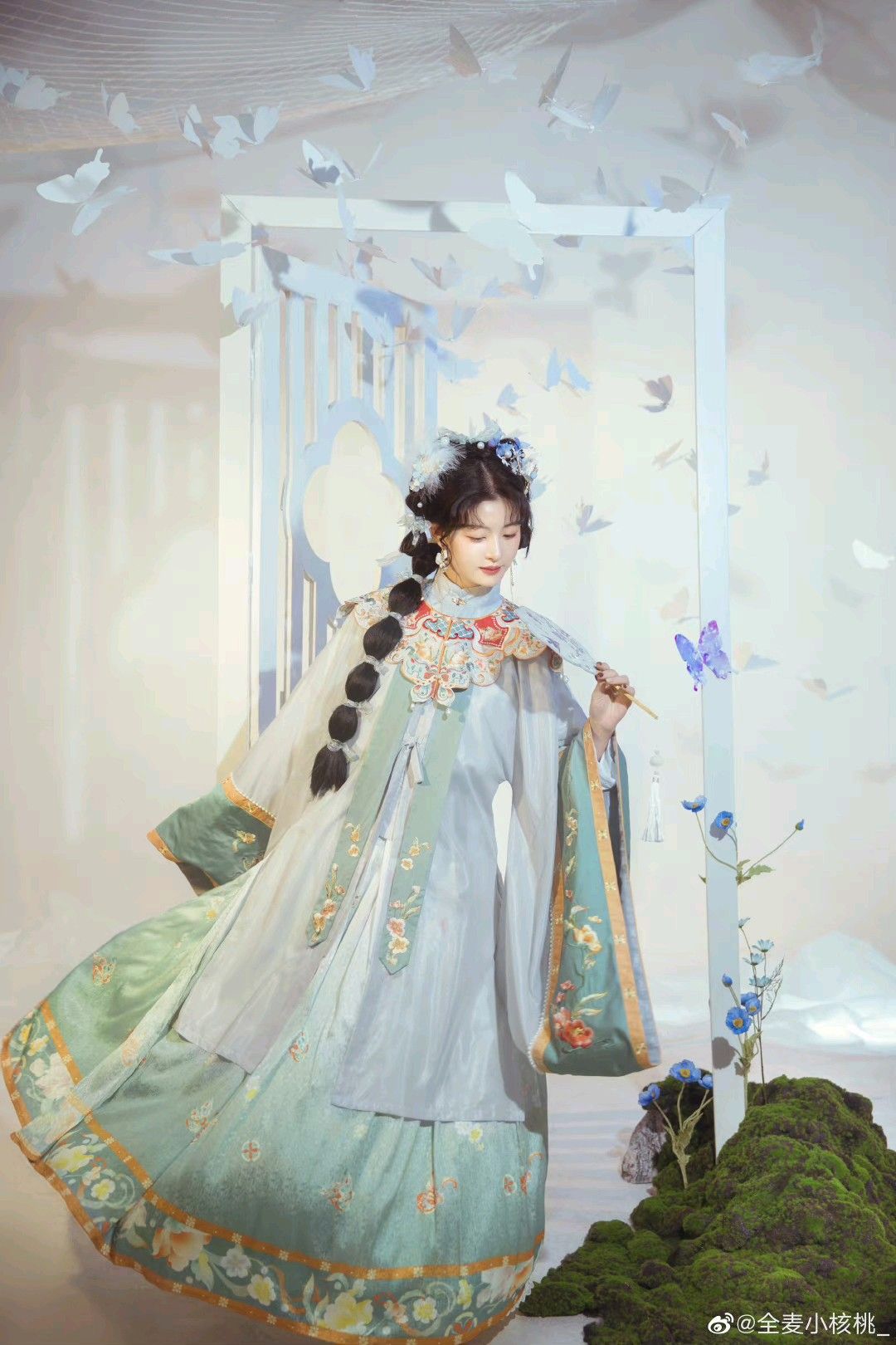 The Charm of Tang-Style Hanfu for Short Figures The Charm of Tang-Style Hanfu for Short Figures