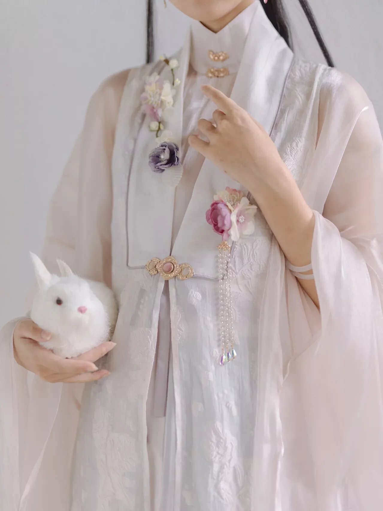 Barbie Dolls Embracing Traditional Chinese Hanfu Fashion:A Glimpse into Ancient Beauty