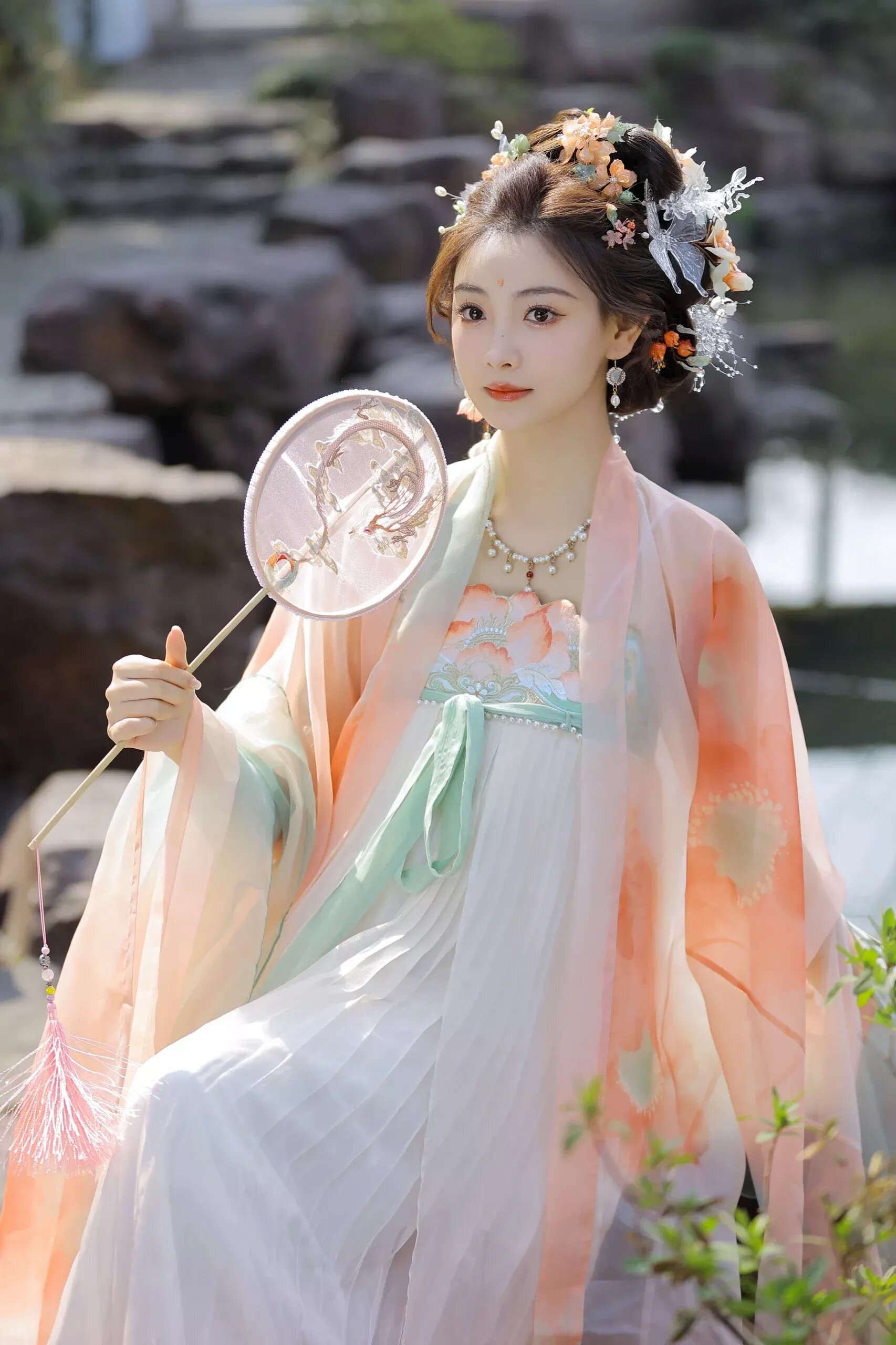Traditional Tang-Style Womens Hanfu Costumes:A Glimpse into Chinese Cultural Splendor Traditional Tang-Style Womens Hanfu Costumes:A Glimpse into Chinese Cultural Splendor