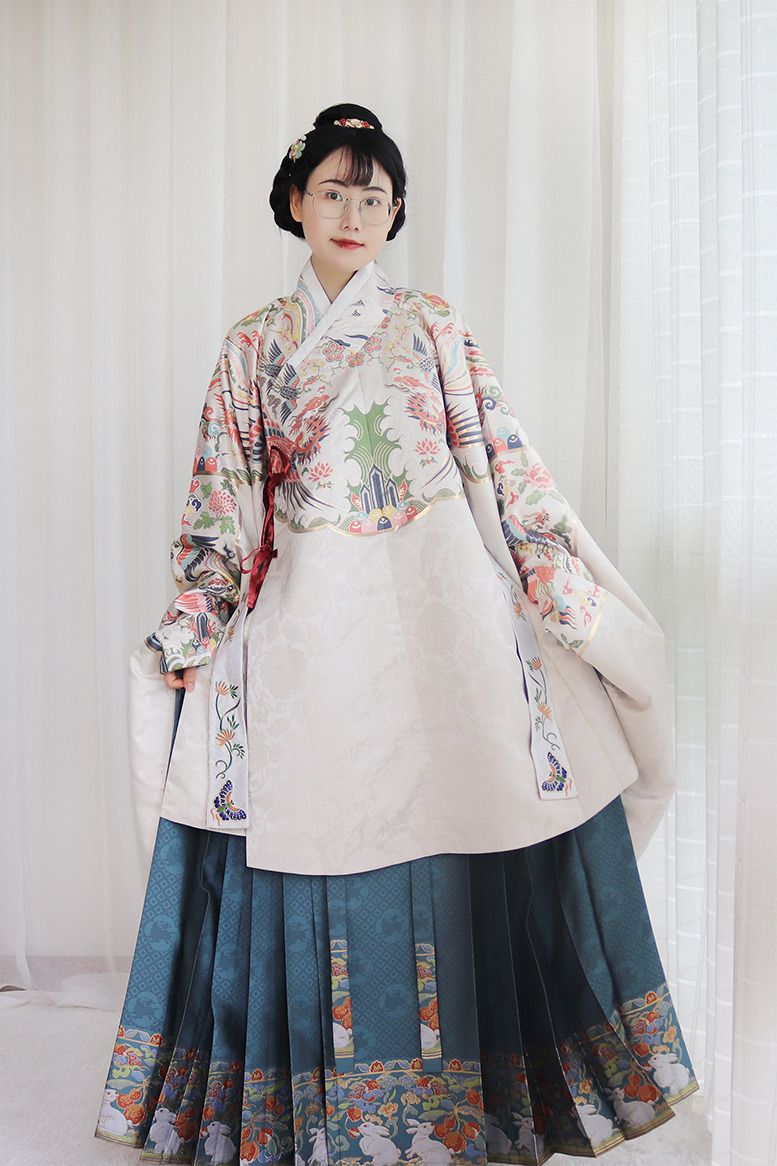 The Grace of Micro-Trapezoidal Horseface Skirt with Seven Pleats The Grace of Micro-Trapezoidal Horseface Skirt with Seven Pleats