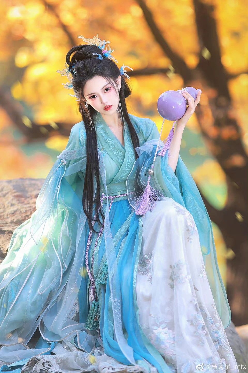 Chinese Cheongsam Fabrics:Embodying Traditional Elegance in Modern Times Chinese Cheongsam Fabrics:Embodying Traditional Elegance in Modern Times