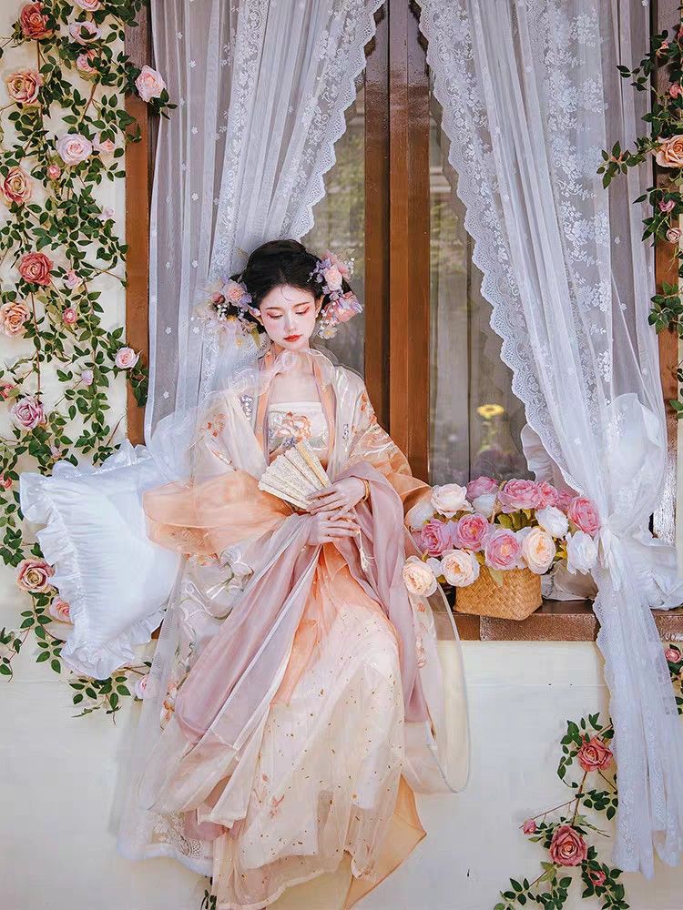 The Charm of Traditional Chinese Hanfu Womens Jinjinshan The Charm of Traditional Chinese Hanfu Womens Jinjinshan