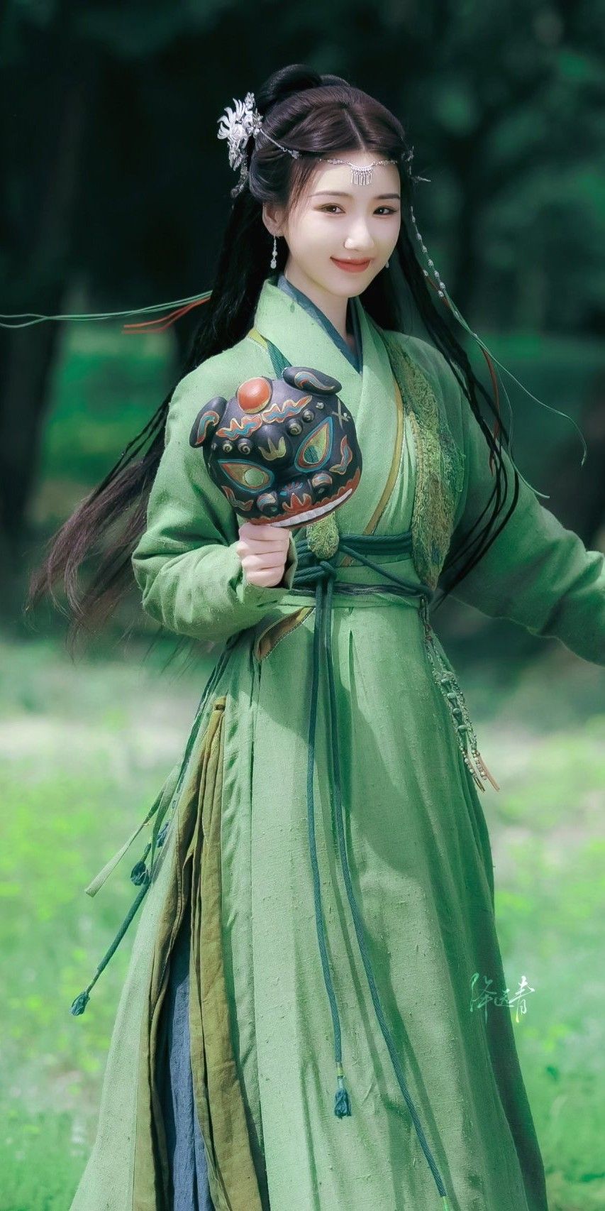 The Story of Wang Xiaohéa Little Girl in Traditional Chinese Hanfu Fashion The Story of Wang Xiaohéa Little Girl in Traditional Chinese Hanfu Fashion