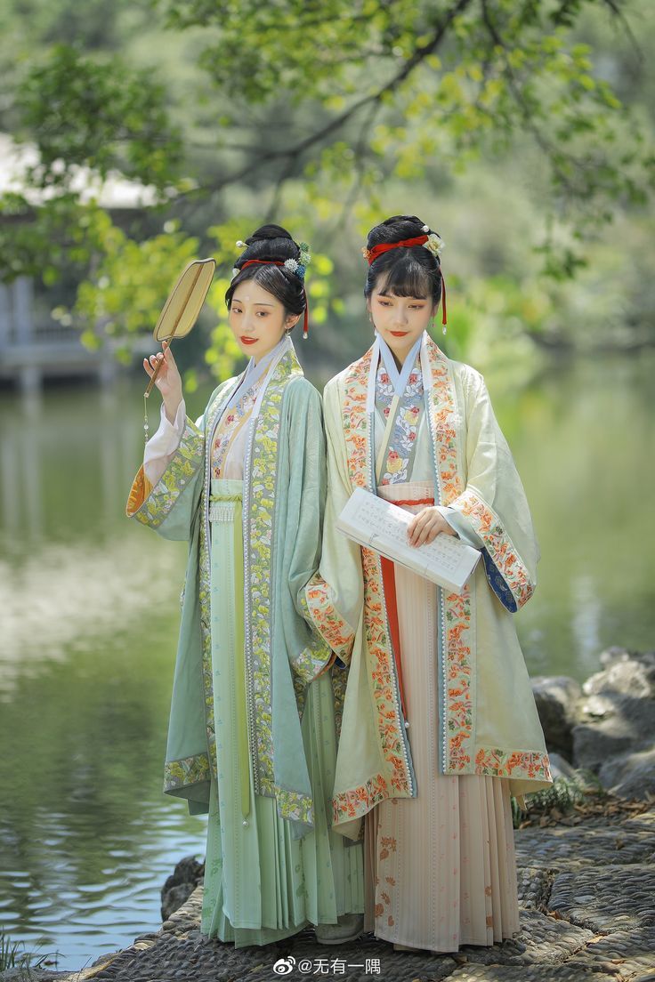 The Rise of Hanfu Fashion Models:Embracing Traditional Elegance in Modern Times The Rise of Hanfu Fashion Models:Embracing Traditional Elegance in Modern Times