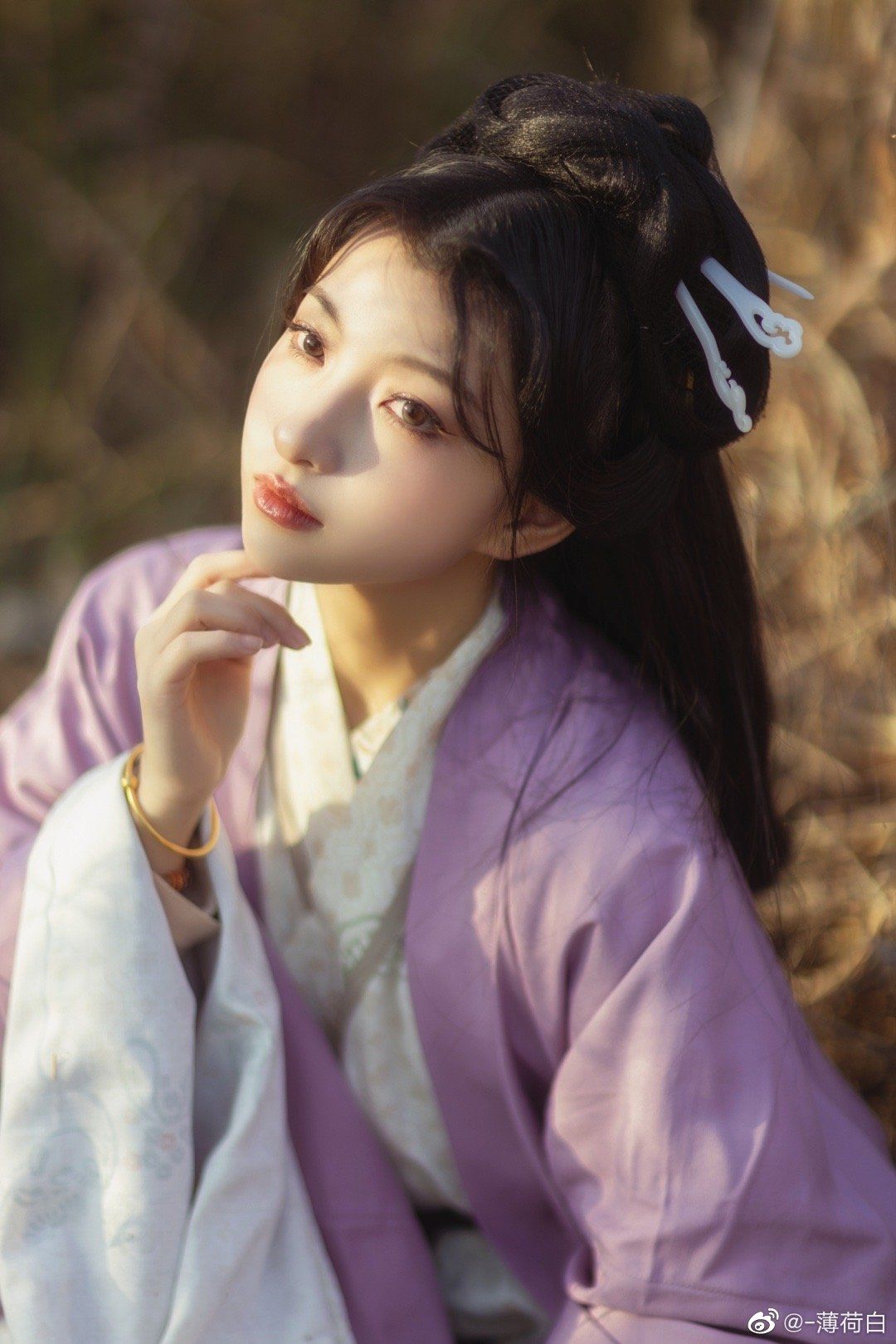 The Splendor of Song Dynastys Standing Collar Hanfu:A Journey into Traditional Chinese Elegance The Splendor of Song Dynastys Standing Collar Hanfu:A Journey into Traditional Chinese Elegance