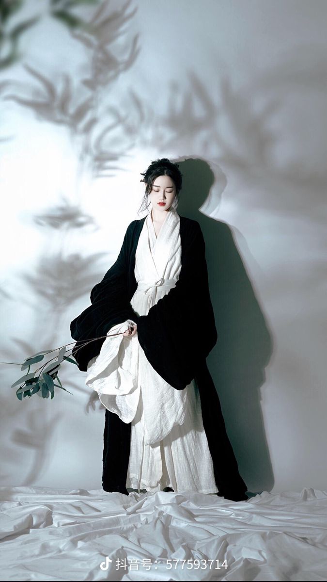 The Adventures of a Little Girl in a Martial Arts-Inspired Hanfu Costume The Adventures of a Little Girl in a Martial Arts-Inspired Hanfu Costume