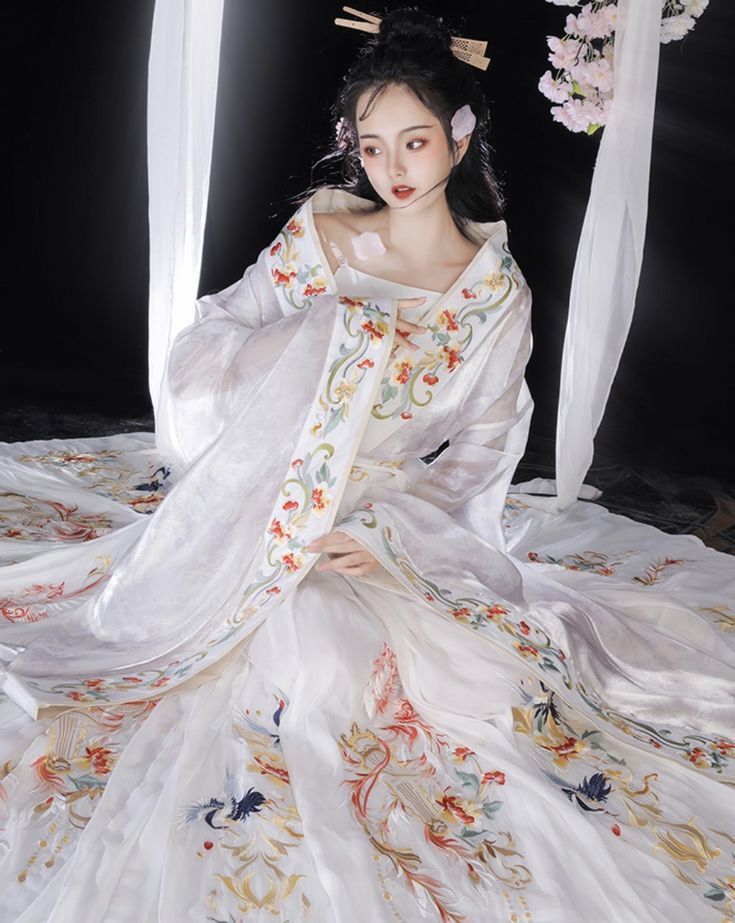 Fusion of Tradition and Comfort:The Rise of Qipao-Inspired Sports Shoes Fusion of Tradition and Comfort:The Rise of Qipao-Inspired Sports Shoes