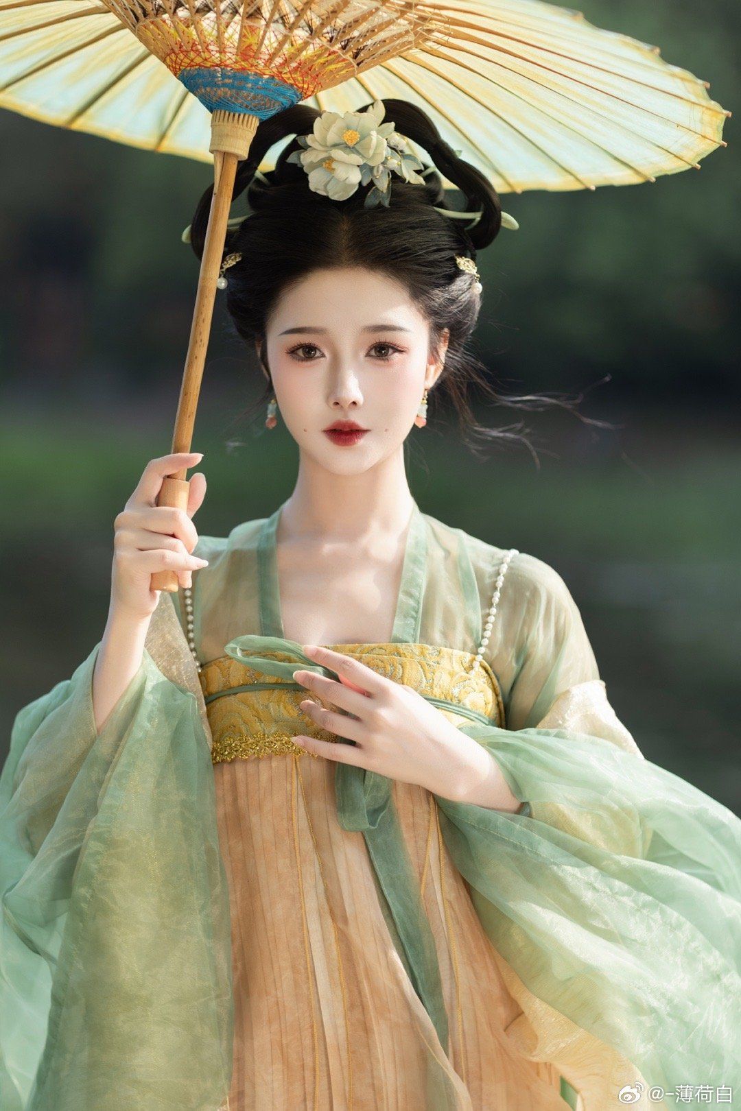 The Charm of Cheongsam-Inspired Clutch Bags The Charm of Cheongsam-Inspired Clutch Bags
