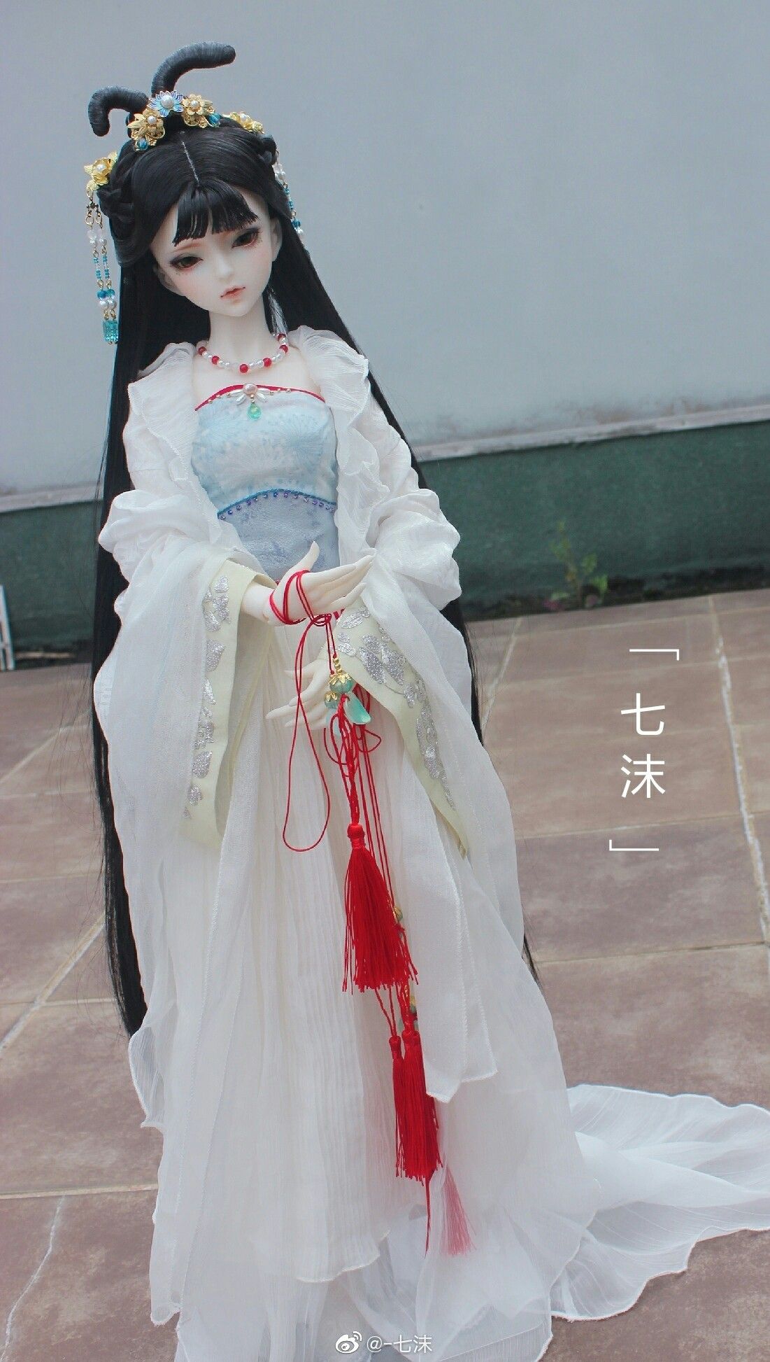 Cloud-Inspired Childrens Hanfu with a Focus on the Childs Cloud Shou Cloud-Inspired Childrens Hanfu with a Focus on the Childs Cloud Shou