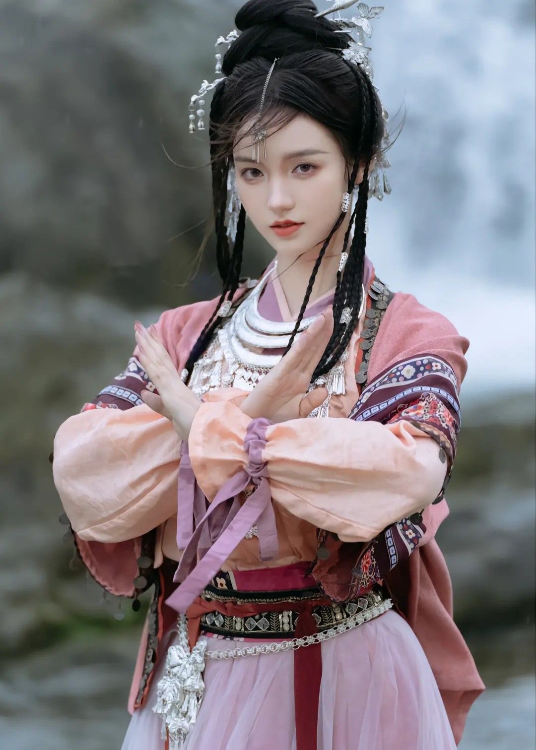 Winter Cheongsam:A Traditional Elegance in Cold Weather Winter Cheongsam:A Traditional Elegance in Cold Weather
