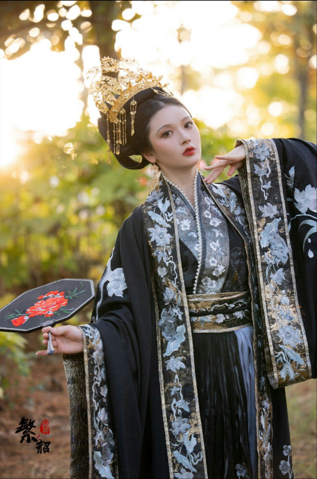 Winter Cheongsam:Embracing the Elegance of Thick Styles Winter Cheongsam:Embracing the Elegance of Thick Styles