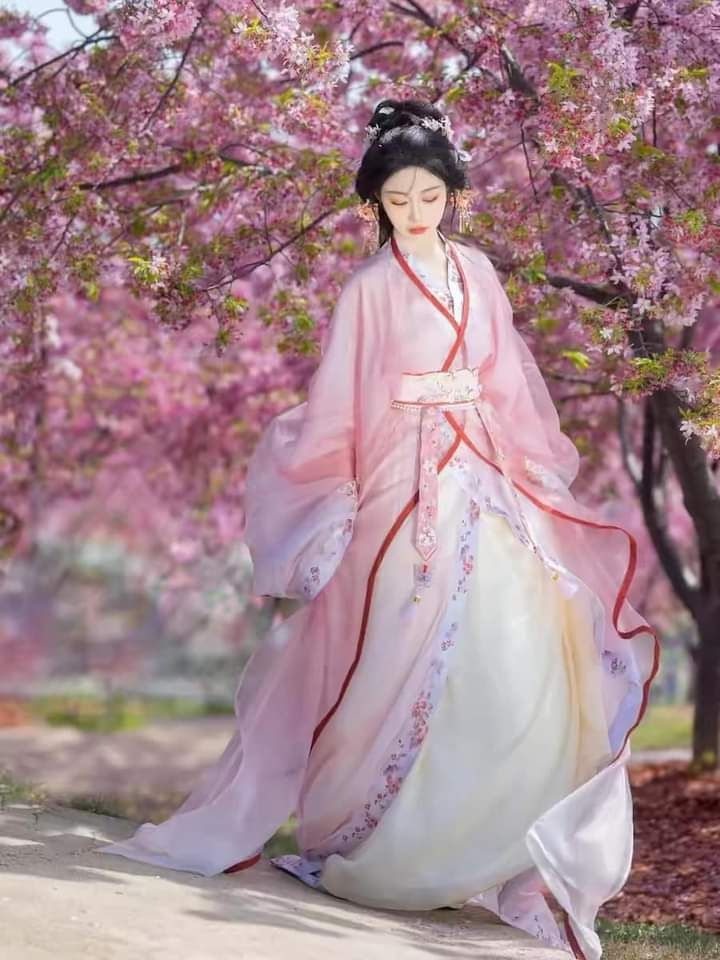 Green Hanfu Hair Plugs:Embracing Traditional Beauty with a Modern Twist Green Hanfu Hair Plugs:Embracing Traditional Beauty with a Modern Twist