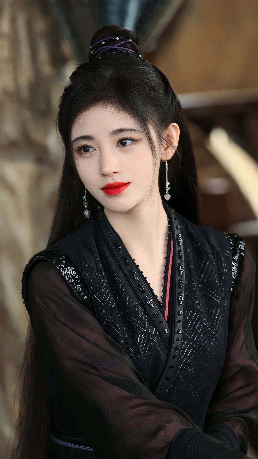 The Evolution of Traditional Chinese Cheongsam:The Modernized Version in the Republic Era