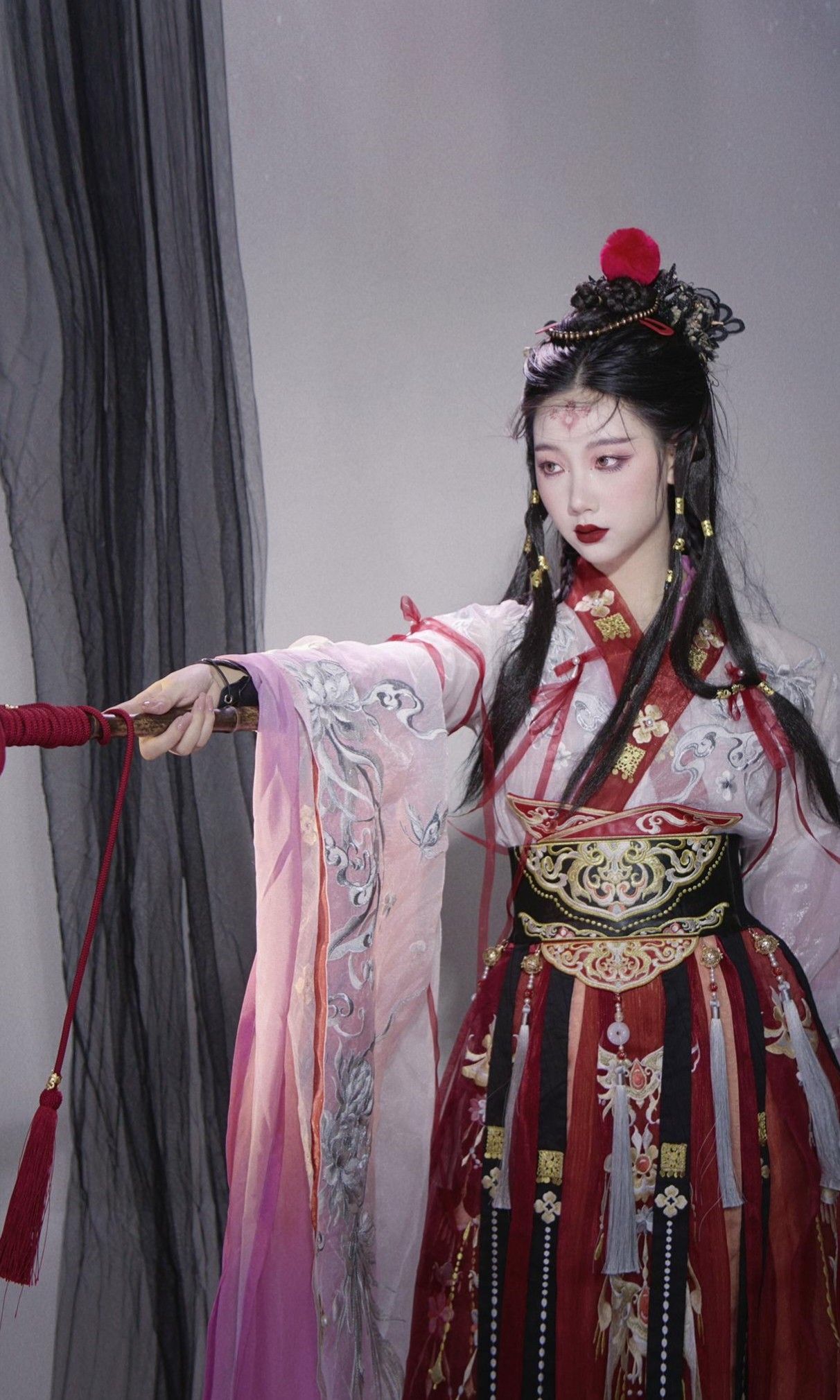 Elegant Workwear for Women in Real Estate Sales Department:The Rise of High-End Qipao Elegant Workwear for Women in Real Estate Sales Department:The Rise of High-End Qipao
