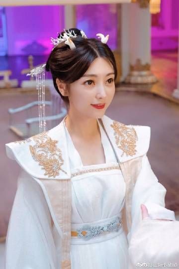 The Allure of Traditional Chinese Style Cheongsam for Petite Curvier Figures The Allure of Traditional Chinese Style Cheongsam for Petite Curvier Figures