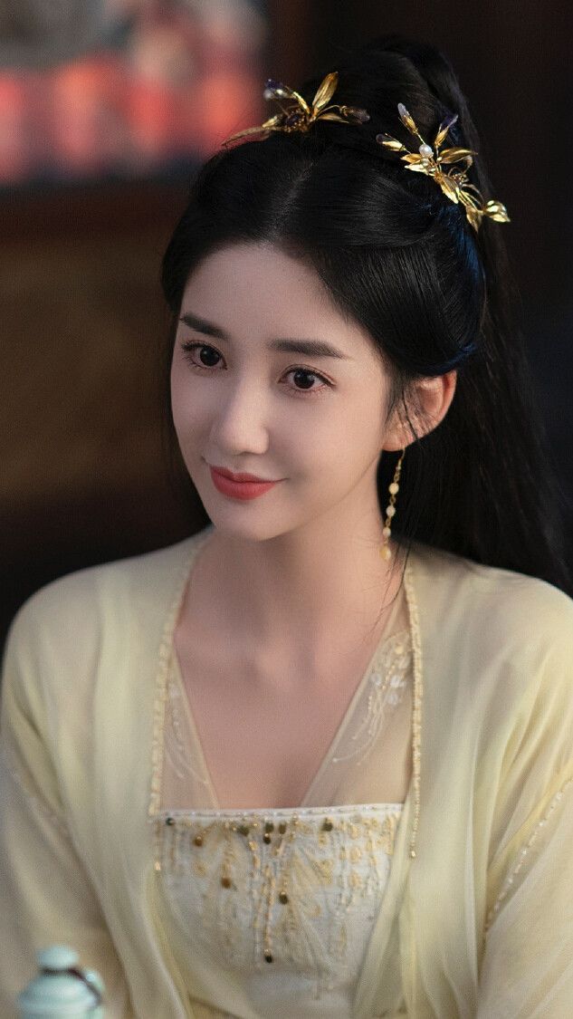 The Peach Blossom Smile:Unveiling the Enchantment of Hanfu Fashion The Peach Blossom Smile:Unveiling the Enchantment of Hanfu Fashion