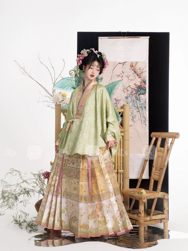 Enhanced Winter New Years Shoes for Girls in Traditional Hanfu Costumes and Thickened Shoes Enhanced Winter New Years Shoes for Girls in Traditional Hanfu Costumes and Thickened Shoes
