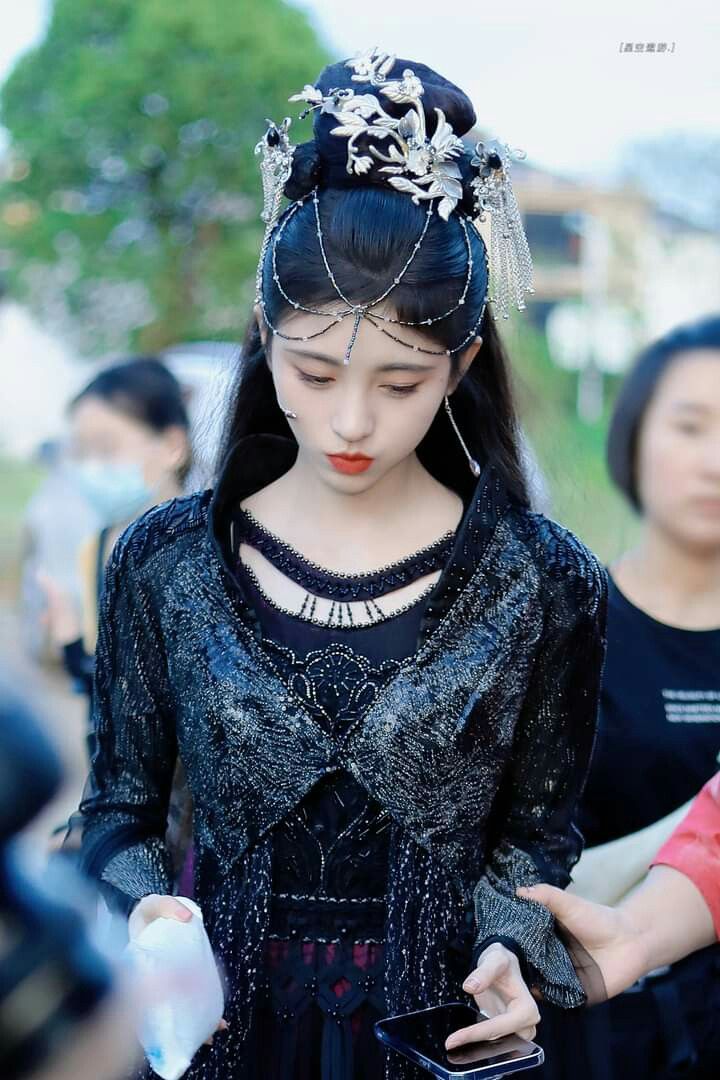 Embracing the New Chinese Chic:Short Qipao in Light Traditional Style Embracing the New Chinese Chic:Short Qipao in Light Traditional Style