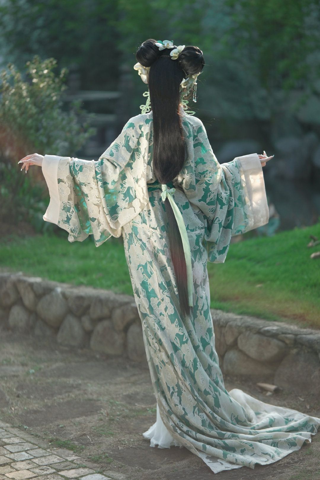 Lightweight Summer Hanfu Costumes for Little Girls Embracing the Traditional Elegance Lightweight Summer Hanfu Costumes for Little Girls Embracing the Traditional Elegance