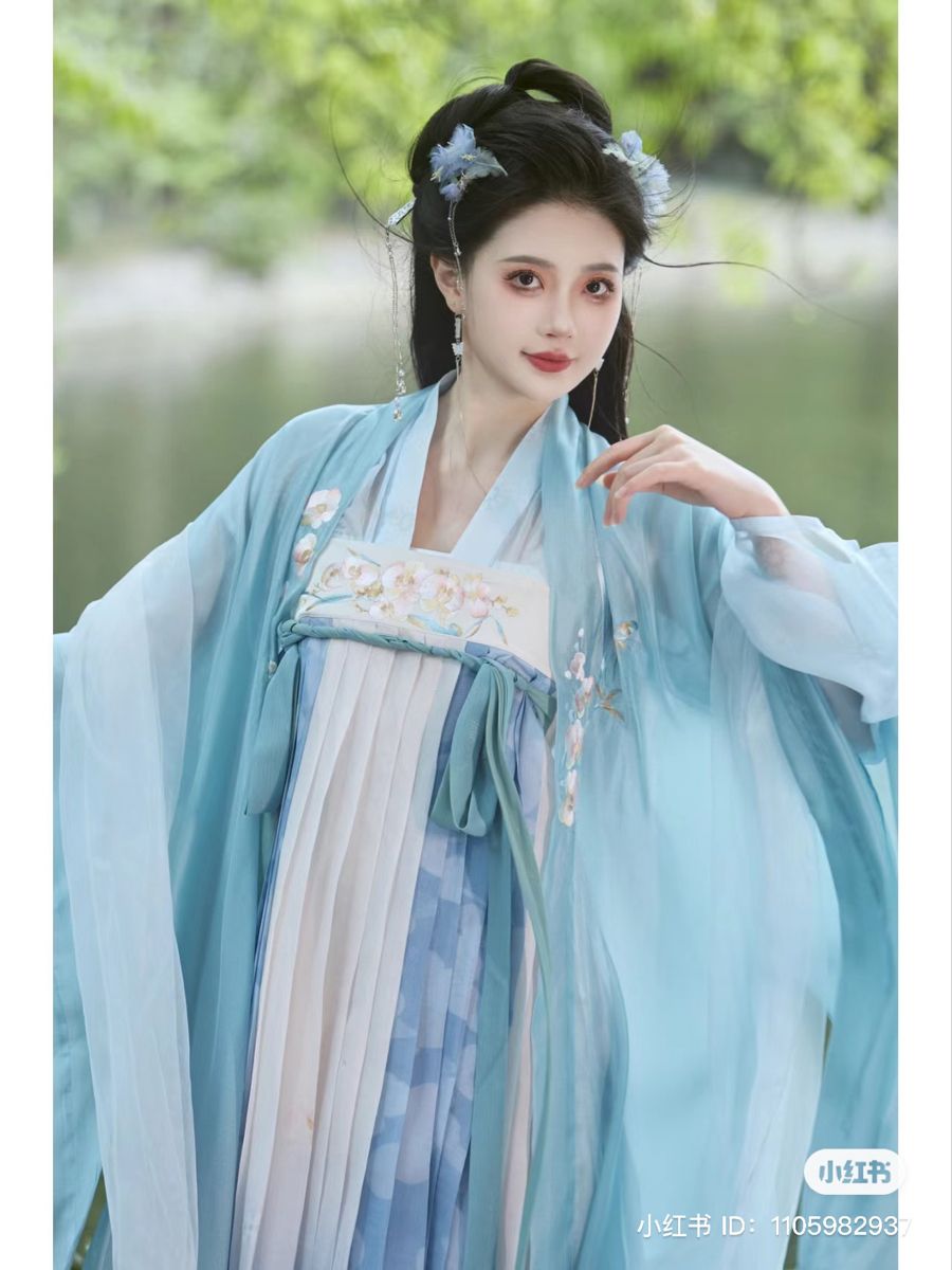 The Splendor of Qingdai Cheongsam:A Cultural Journey Through Time The Splendor of Qingdai Cheongsam:A Cultural Journey Through Time