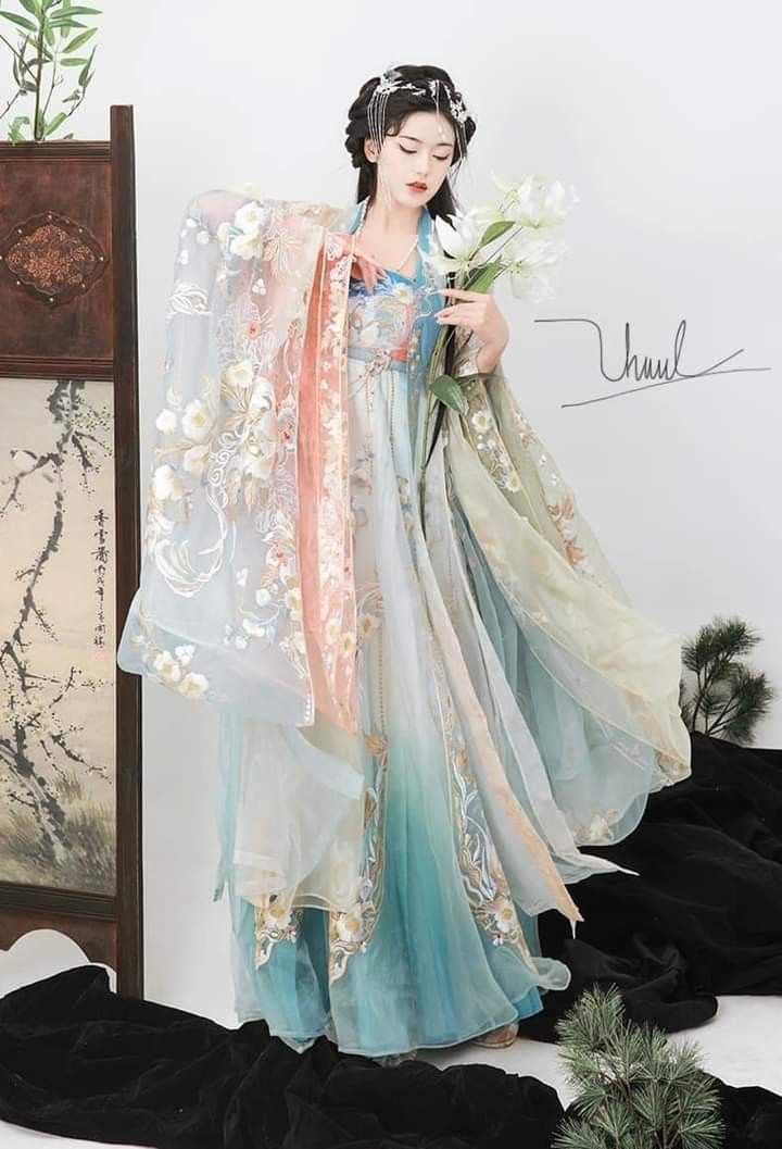 Tall Women in Summer Hanfu Fashion:A Guide to Styling Tall and Elegant Looks with Hanfu Clothes Tall Women in Summer Hanfu Fashion:A Guide to Styling Tall and Elegant Looks with Hanfu Clothes