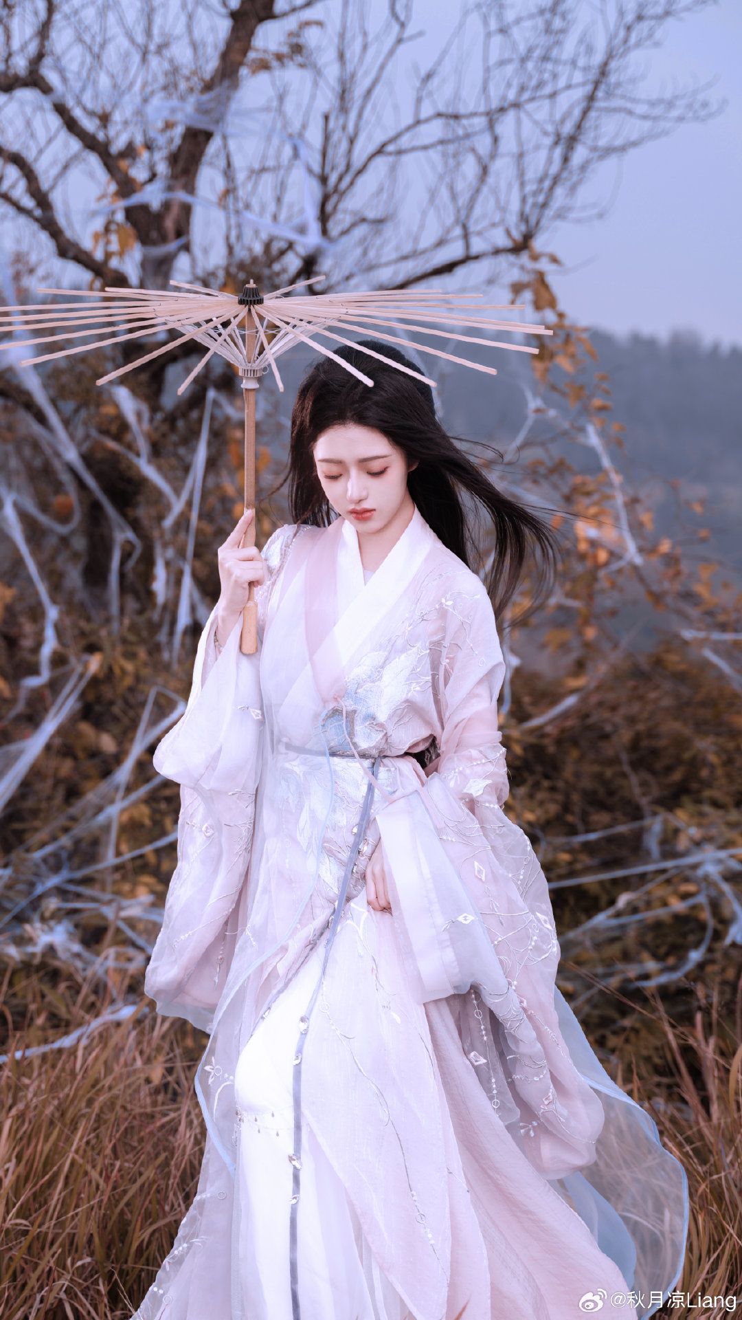 Petite Charm:The Rise of Cheongsam with Bubble Sleeves Petite Charm:The Rise of Cheongsam with Bubble Sleeves
