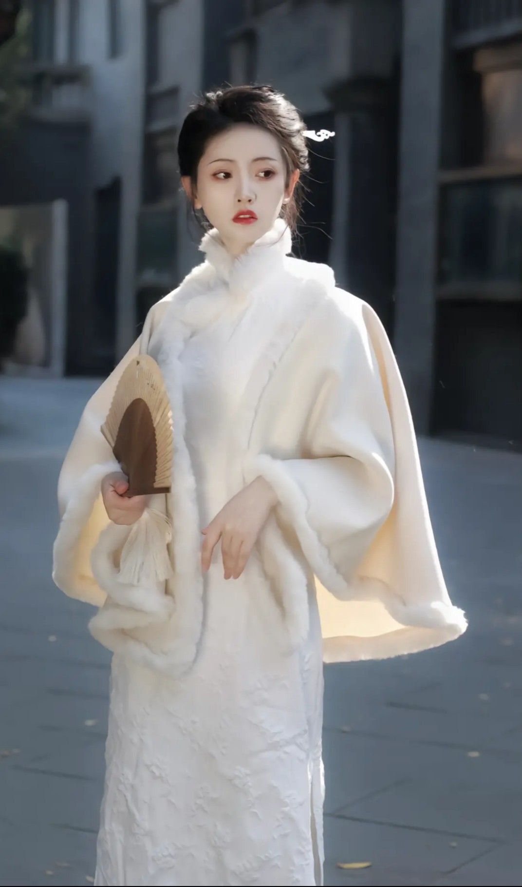 Embracing Modernity:The Evolution of Fashionable Qipao Embracing Modernity:The Evolution of Fashionable Qipao