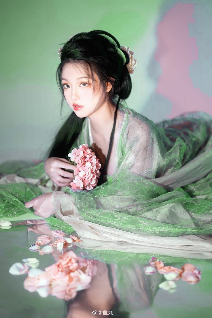 Chinese-Style童装古装套装,传统魅力的时尚演绎 Chinese-Style童装古装套装,传统魅力的时尚演绎