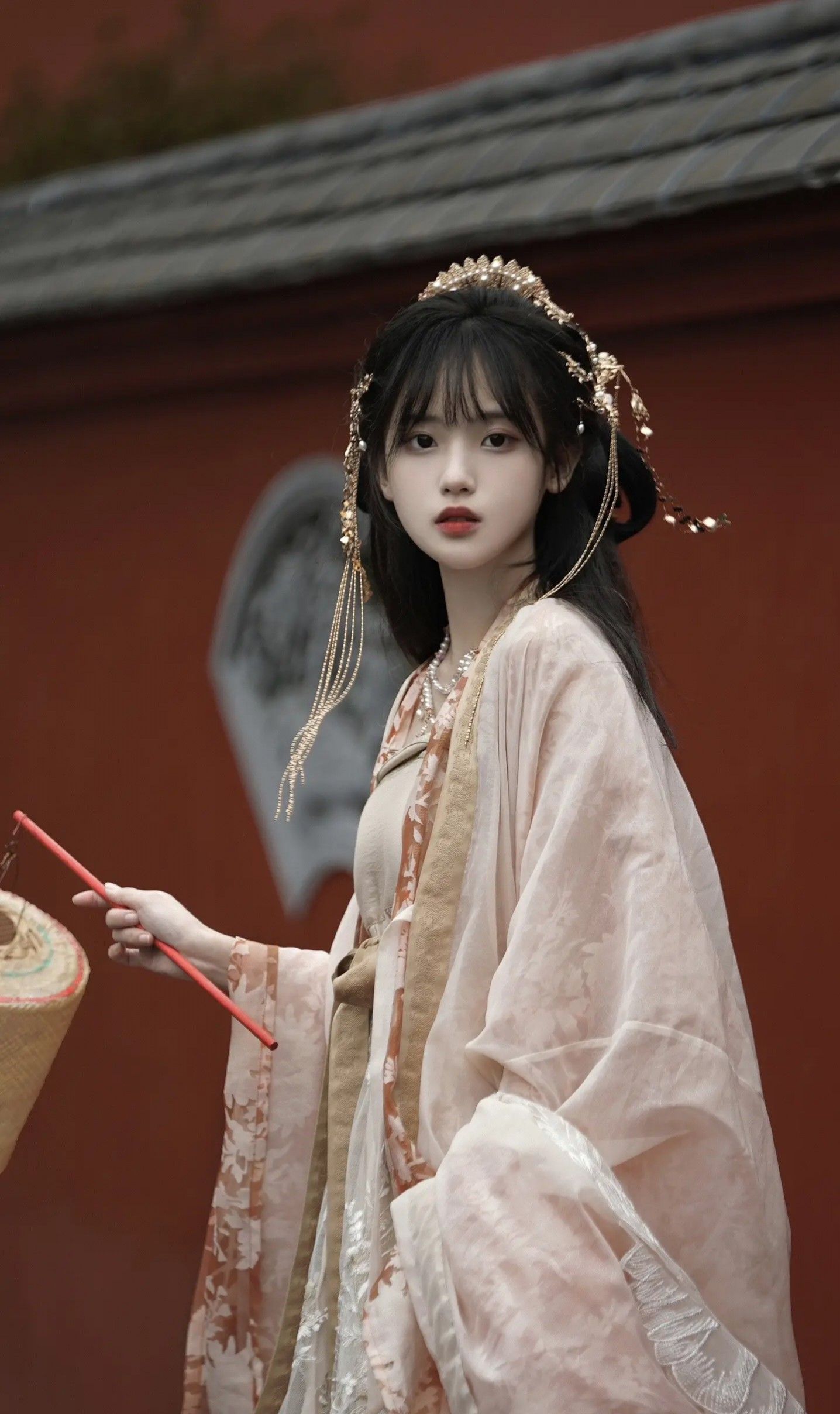 Reimagining the Satin Skirt with Modern Innovations:The Evolution of the Silk Mian Qun Reimagining the Satin Skirt with Modern Innovations:The Evolution of the Silk Mian Qun