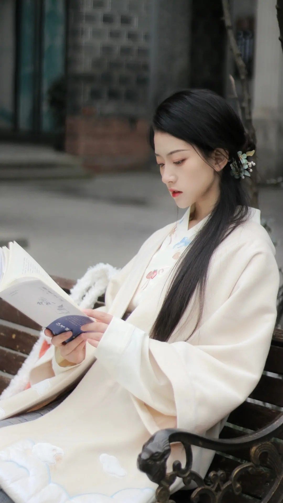The Five Heroes of the Hanfu and the Imperial Guards in Ancient China The Five Heroes of the Hanfu and the Imperial Guards in Ancient China
