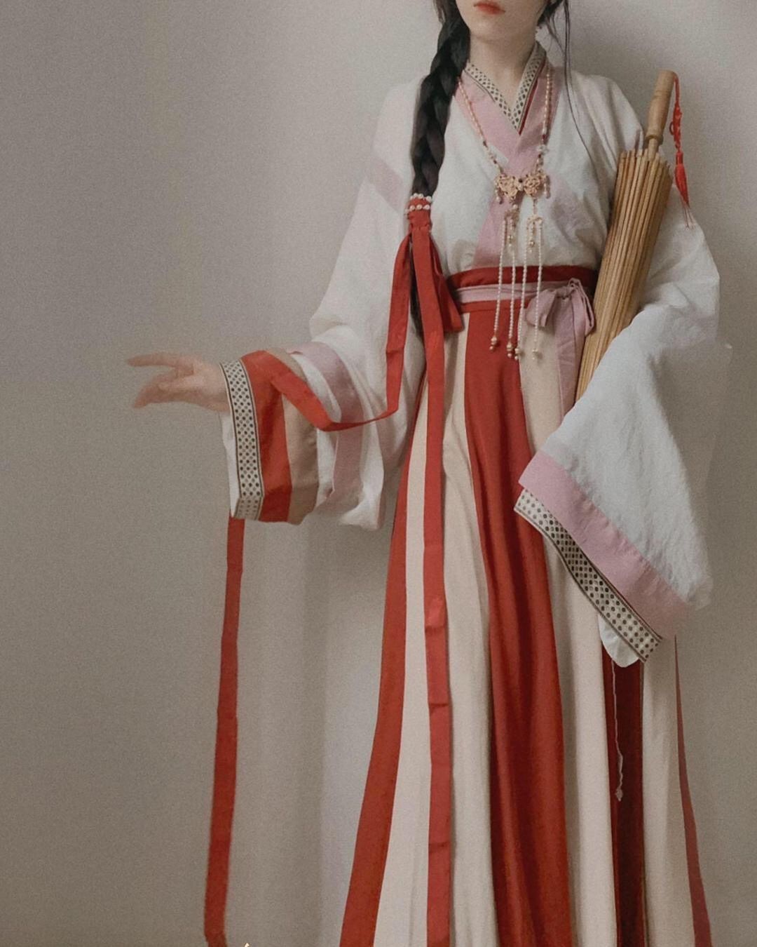 The Allure of Sable Blue in Traditional Hanfu Fashion The Allure of Sable Blue in Traditional Hanfu Fashion
