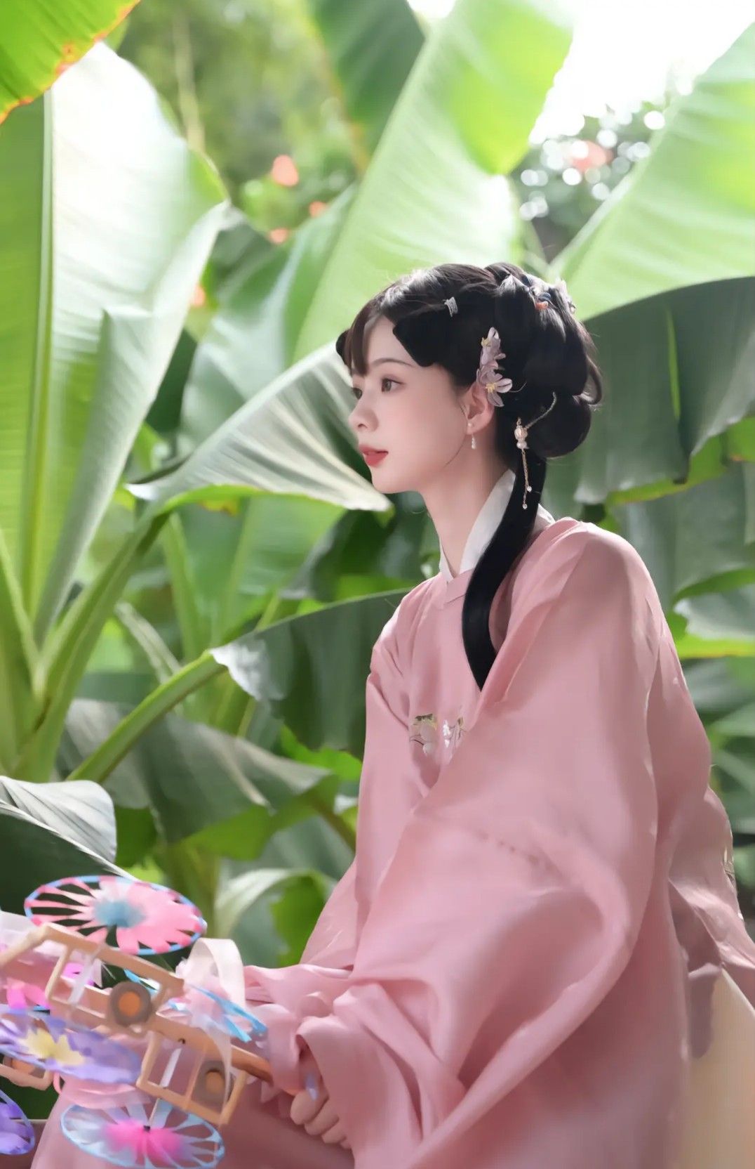 The Splendor of Ming-Style Round-Collar Robes in Traditional Hanfu Fashion The Splendor of Ming-Style Round-Collar Robes in Traditional Hanfu Fashion