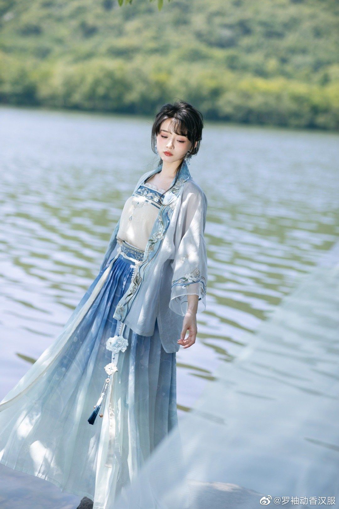 Summer Elegance:The Enchanting World of Hanfu for Women and Their Slimming仙风道骨 Summer Elegance:The Enchanting World of Hanfu for Women and Their Slimming仙风道骨
