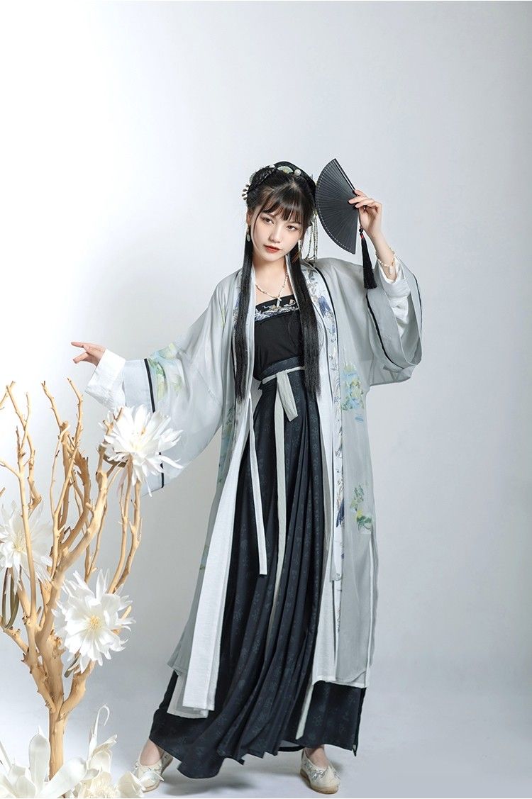 Cherry Blossom Elegance:The Allure of Hanfu for Women Cherry Blossom Elegance:The Allure of Hanfu for Women