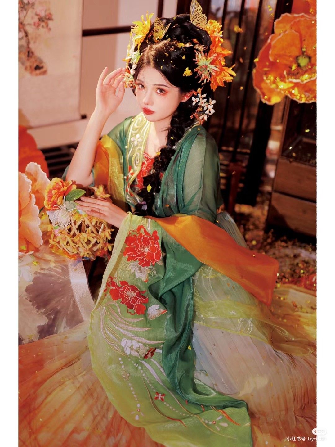 The Rise of Hanfu Fashion:白鹿s Lure and the Resurgence of the Road Zhaoyao Style