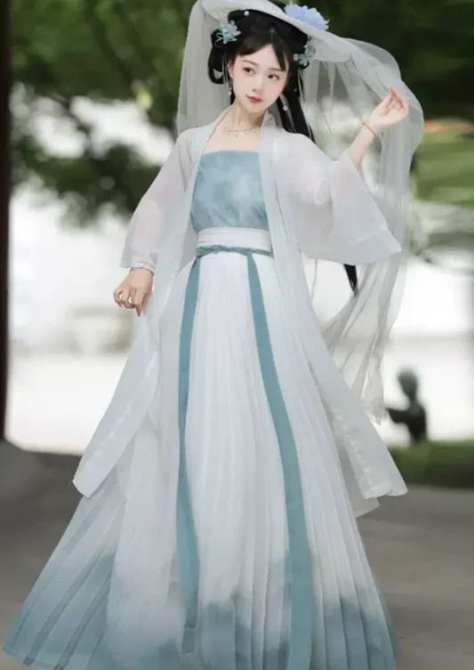 The Enigma of Cheongsam-Clad Women:A Journey into the World of Traditional Chinese Elegance The Enigma of Cheongsam-Clad Women:A Journey into the World of Traditional Chinese Elegance