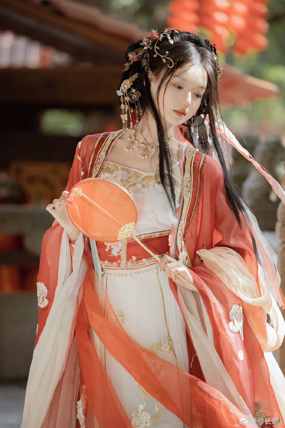 The Rise of Hanfu:The Charm of the Chezi Skirt The Rise of Hanfu:The Charm of the Chezi Skirt
