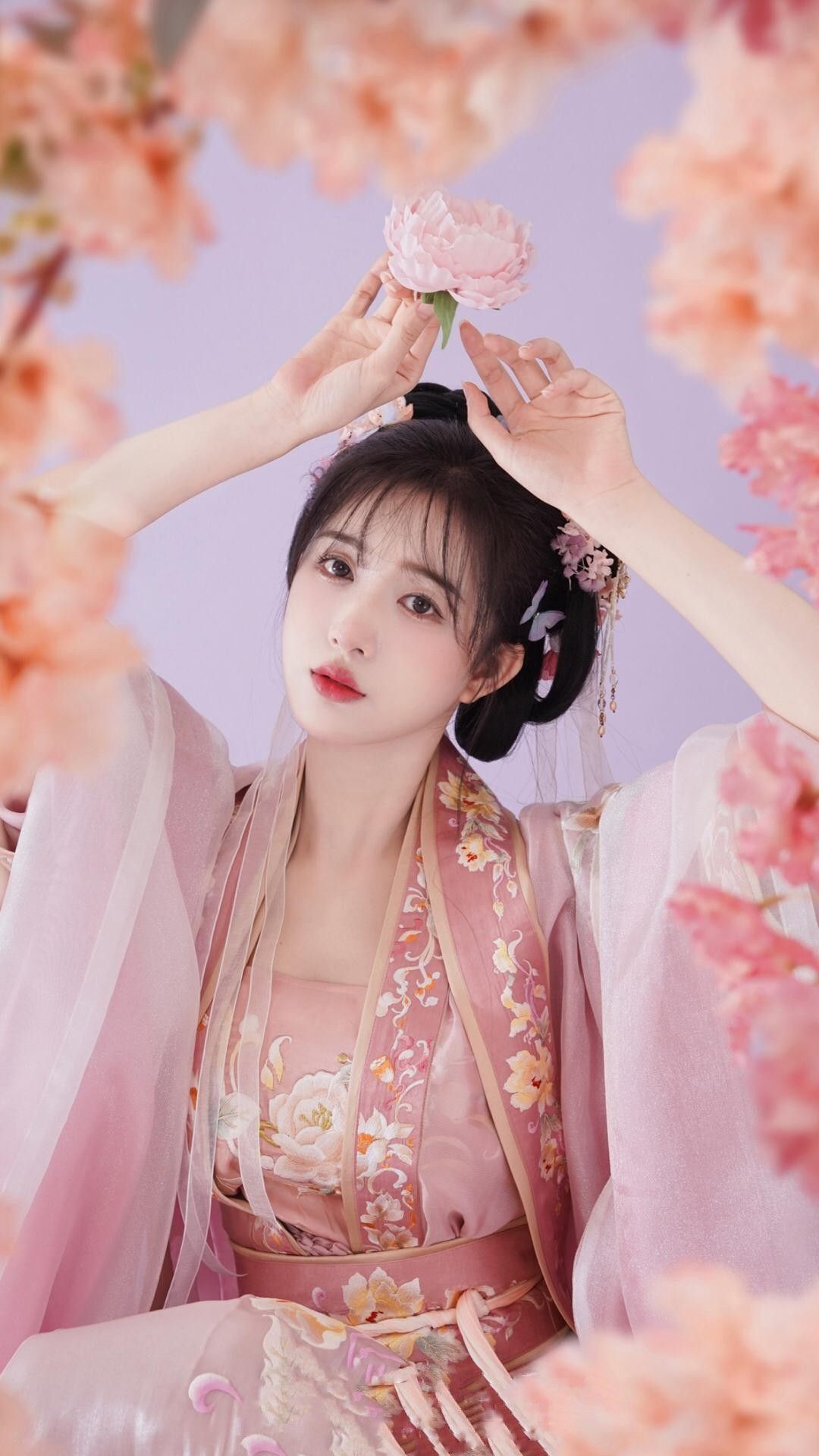 Embracing the New Elegance:Autumn Winter Long-Style Qipao with Modern Twist Embracing the New Elegance:Autumn Winter Long-Style Qipao with Modern Twist