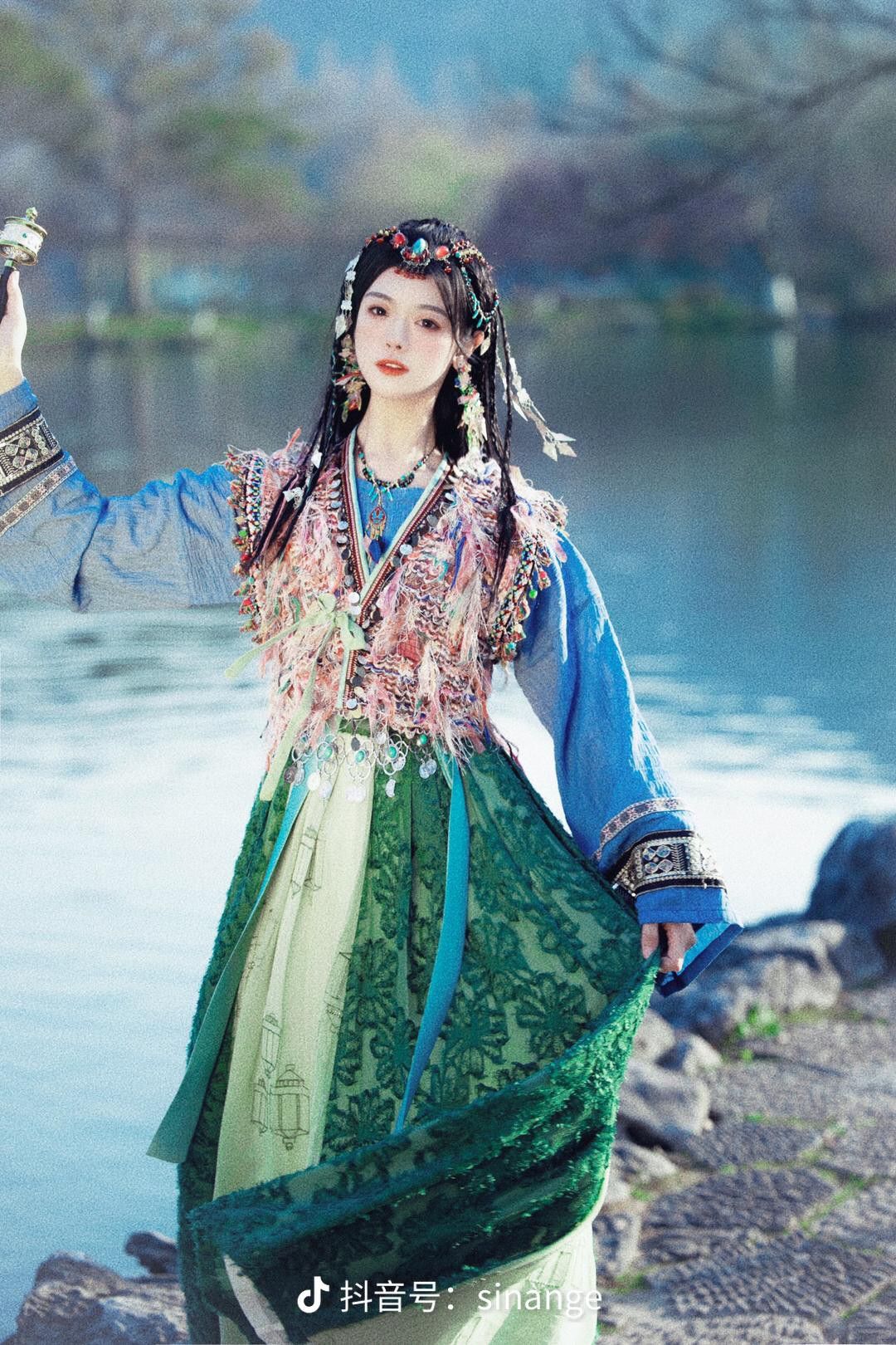 The Enchanting Charm of a Little Hanfu Girl The Enchanting Charm of a Little Hanfu Girl