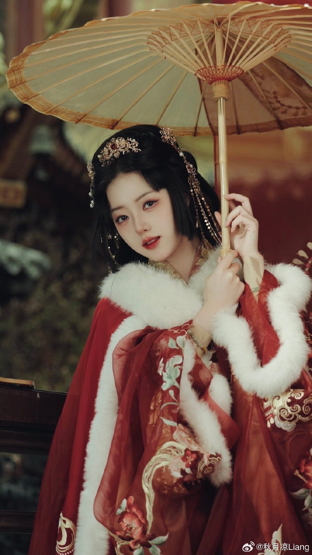 Winter White Cheongsam Women:Embodying Traditional Elegance and Modern Charm Winter White Cheongsam Women:Embodying Traditional Elegance and Modern Charm
