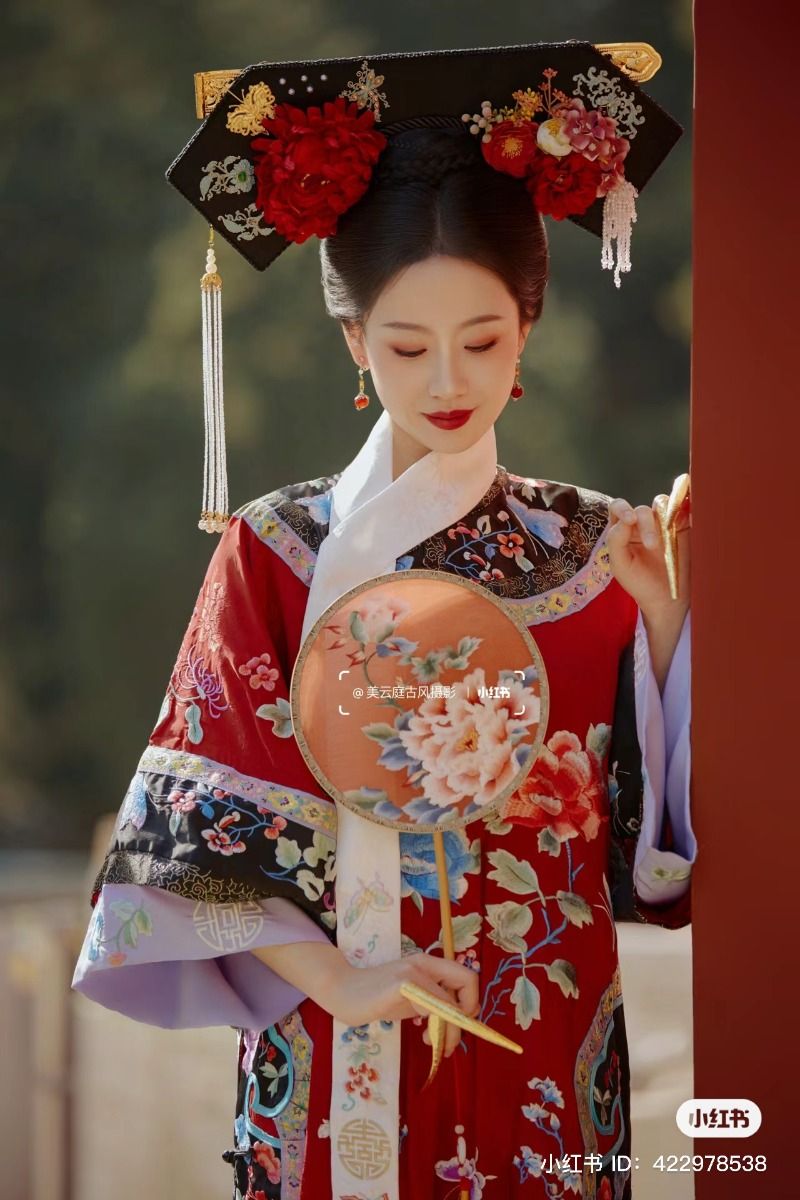 A Purple Journey into the Past:A Tale of Ancient Hanfu for a Girl Child A Purple Journey into the Past:A Tale of Ancient Hanfu for a Girl Child