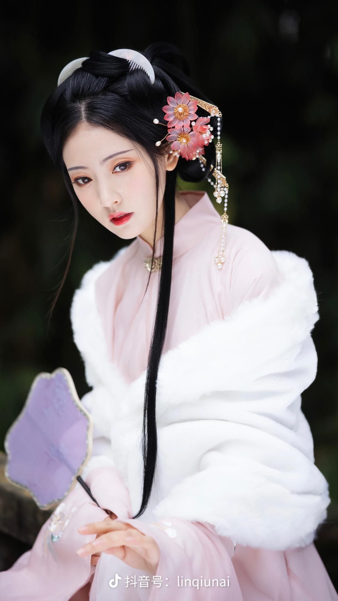 Pregnant with Cultural Splendor:A Long-Haired Hanfu Doll Story Pregnant with Cultural Splendor:A Long-Haired Hanfu Doll Story